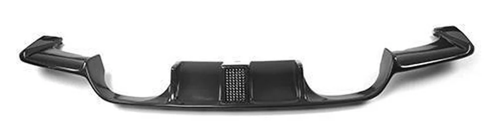 Carbon fiber rear diffuser for BMW F8X M3 and M4